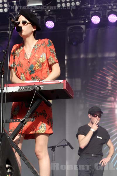 LA FEMME - 2014-07-18 - PARIS - Parvis de l'Hotel de Ville - 